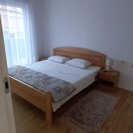 شقة Marija